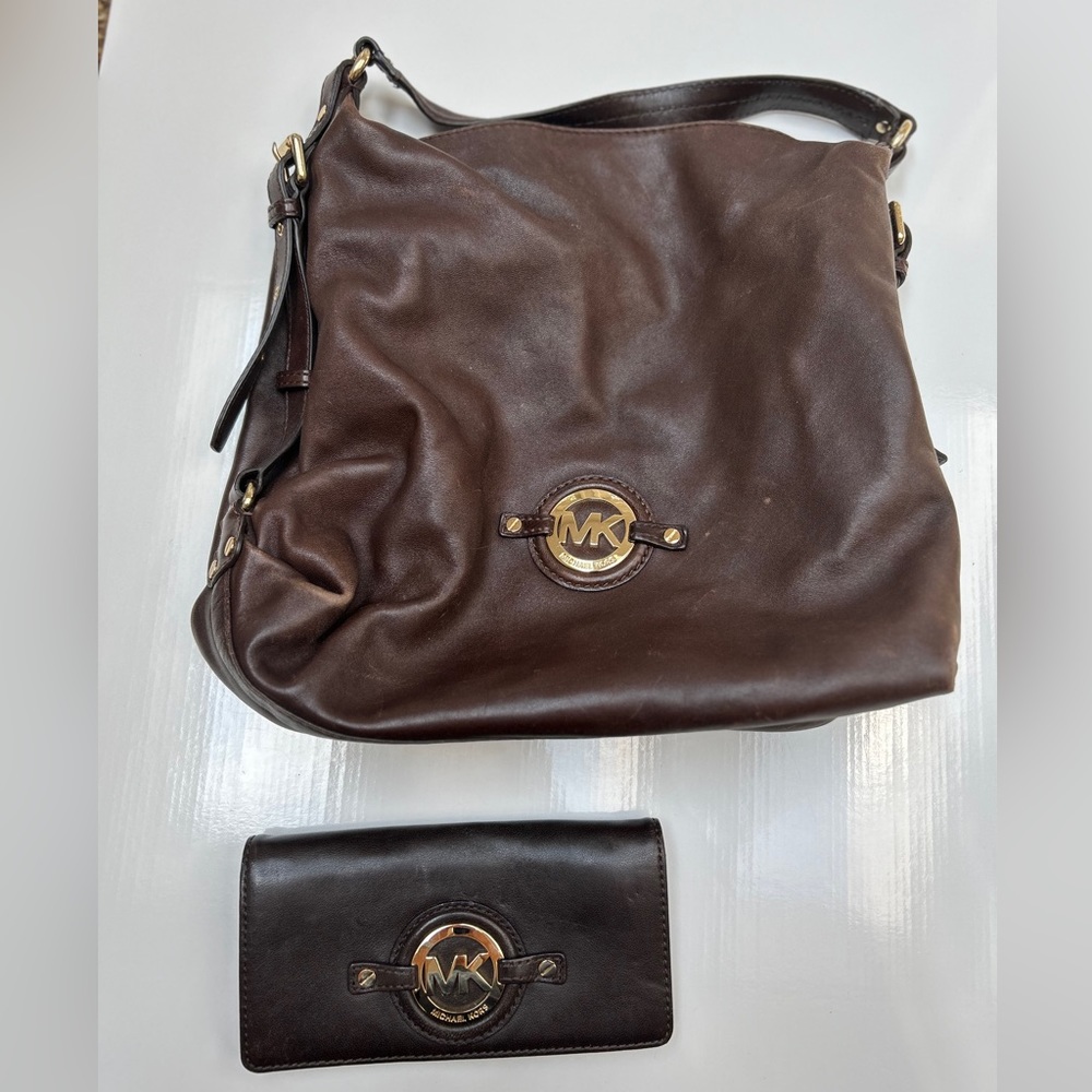 Brown Michael Kors bag and wallet